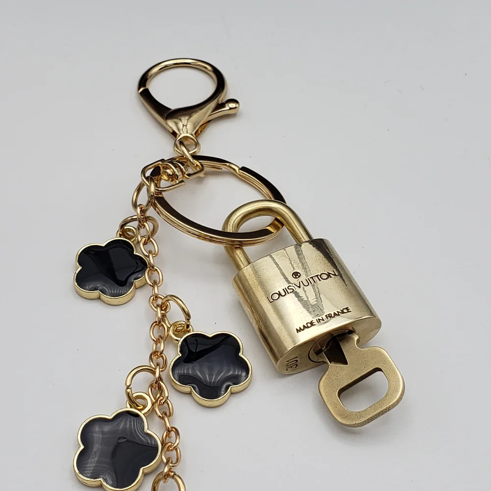 LV Gold Padlock Authentic 🔑 Luxury Bag Charm w/ Unbranded Flower Keychain - Picture 6 of 14